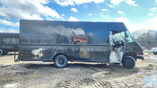 Picture of 2011-freightliner-mt55-truck-delivery